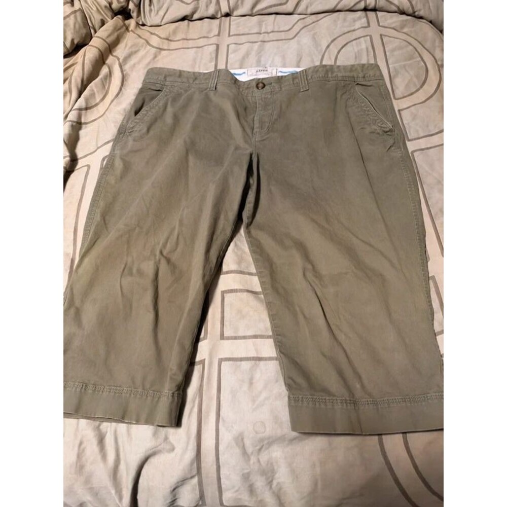Old Navy olive perfect capris size 16